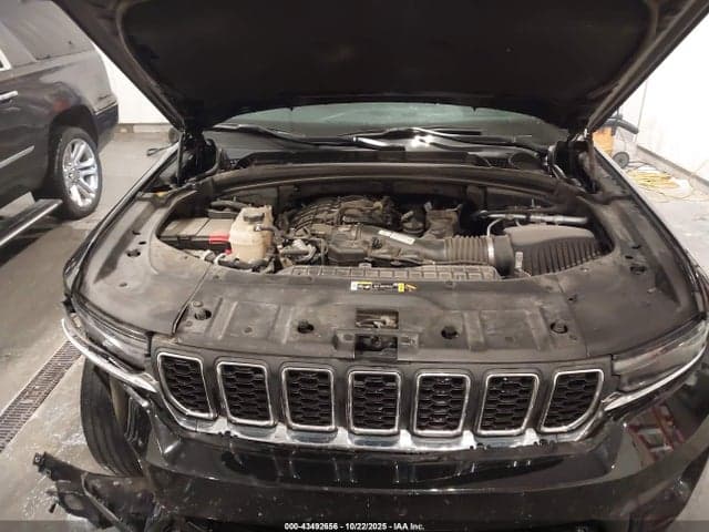 2023 JEEP GRAND CHEROKEE LAREDO 4X2 10