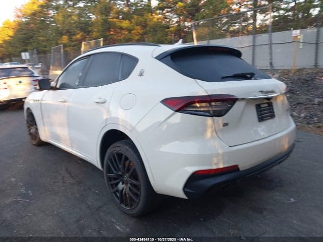 2021 MASERATI LEVANTE 3