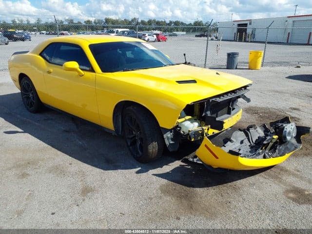 2017 DODGE CHALLENGER SXT 1