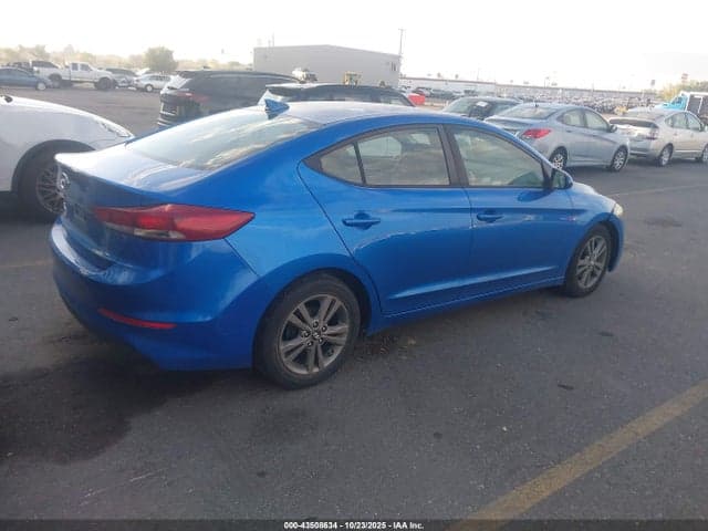 2017 HYUNDAI ELANTRA SE 4
