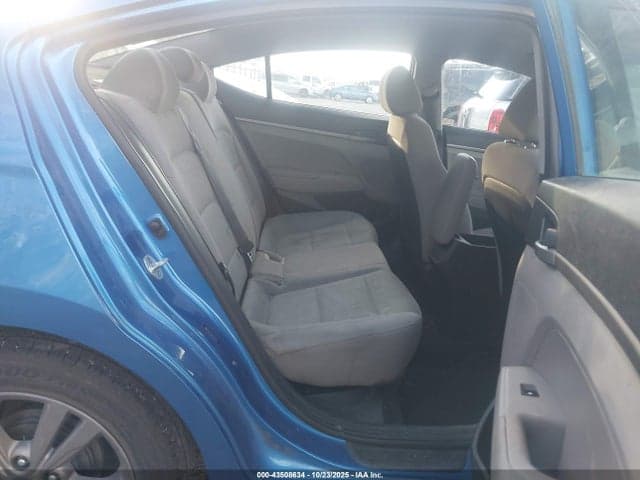 2017 HYUNDAI ELANTRA SE 8