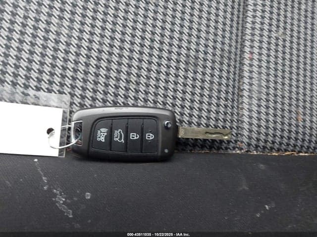2021 HYUNDAI KONA SE 11