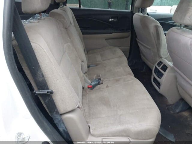 2021 HONDA PILOT 2WD EX 8
