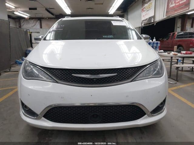 2018 CHRYSLER PACIFICA LIMITED 13
