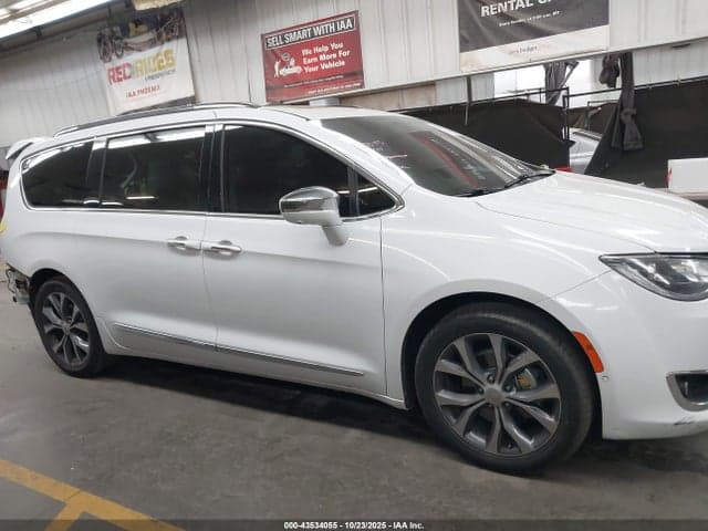 2018 CHRYSLER PACIFICA LIMITED 14