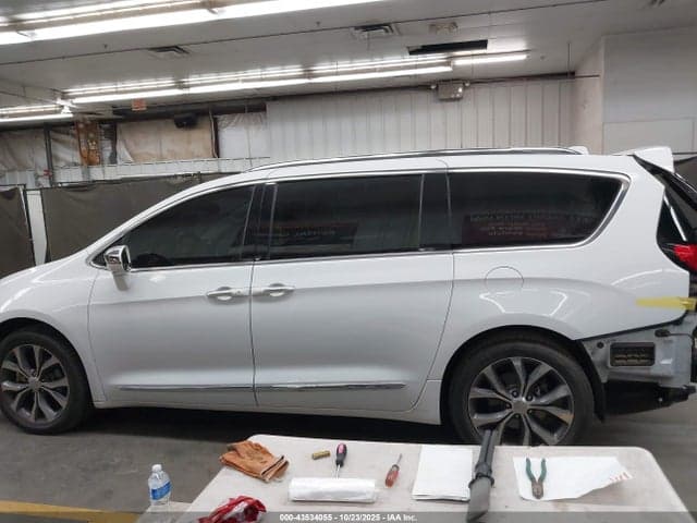 2018 CHRYSLER PACIFICA LIMITED 15