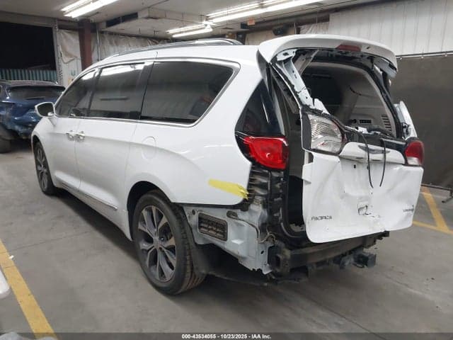2018 CHRYSLER PACIFICA LIMITED 3