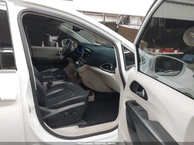 2018 CHRYSLER PACIFICA LIMITED 5