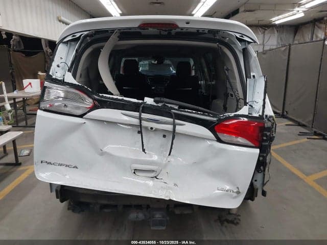 2018 CHRYSLER PACIFICA LIMITED 6