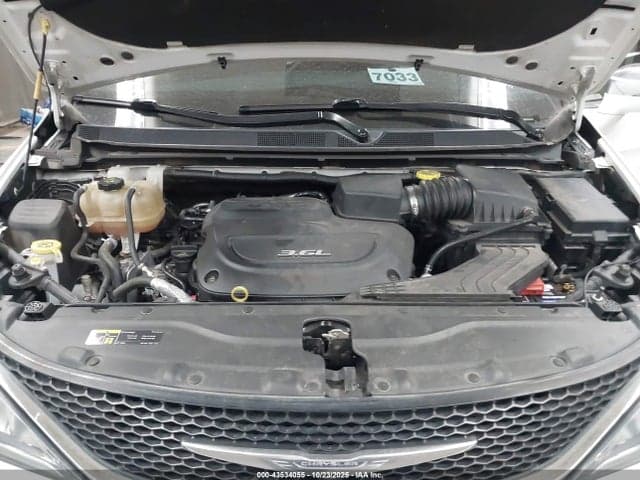 2018 CHRYSLER PACIFICA LIMITED 10