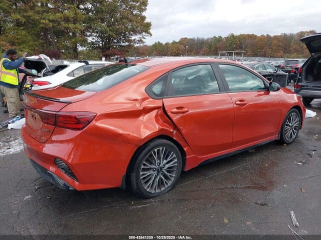 2023 KIA FORTE GT-LINE 4