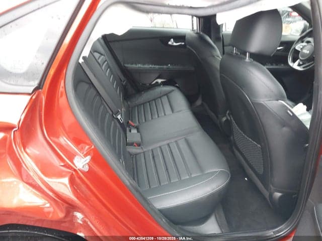 2023 KIA FORTE GT-LINE 8