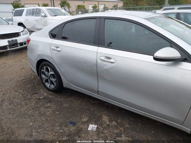 2021 KIA FORTE LXS 18