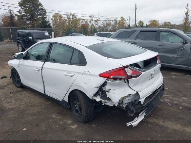 2017 HYUNDAI IONIQ HYBRID BLUE 3