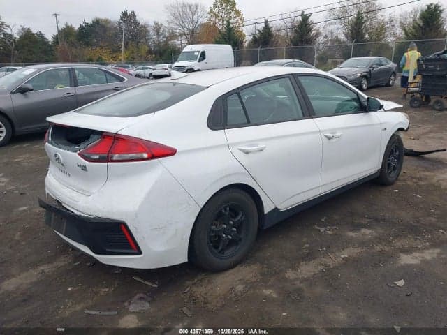 2017 HYUNDAI IONIQ HYBRID BLUE 4