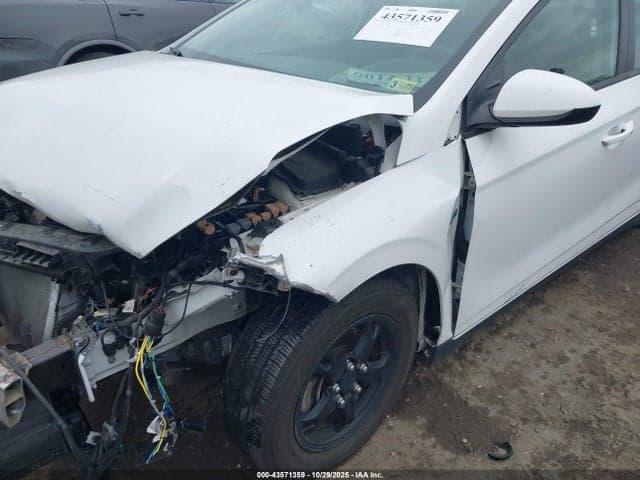 2017 HYUNDAI IONIQ HYBRID BLUE 6