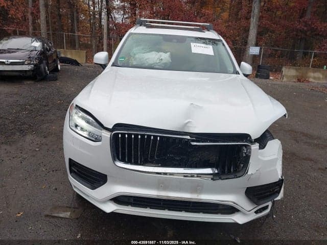 2022 VOLVO XC90 T6 MOMENTUM 7 PASSENGER 12