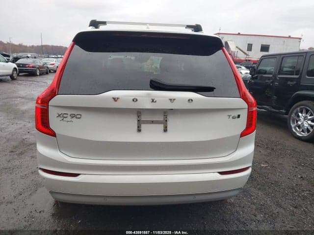 2022 VOLVO XC90 T6 MOMENTUM 7 PASSENGER 16