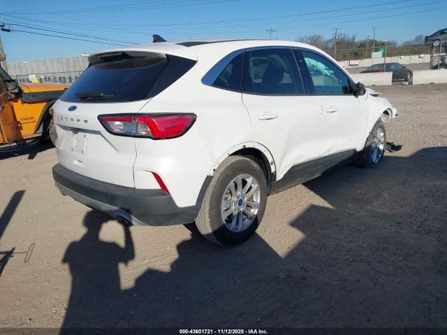 2020 FORD ESCAPE SE 4