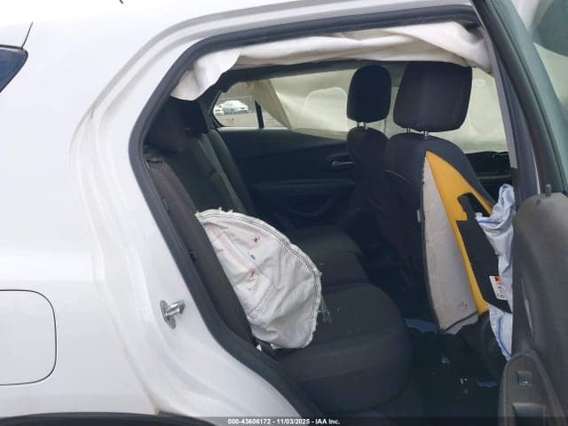 2017 CHEVROLET TRAX LS 8