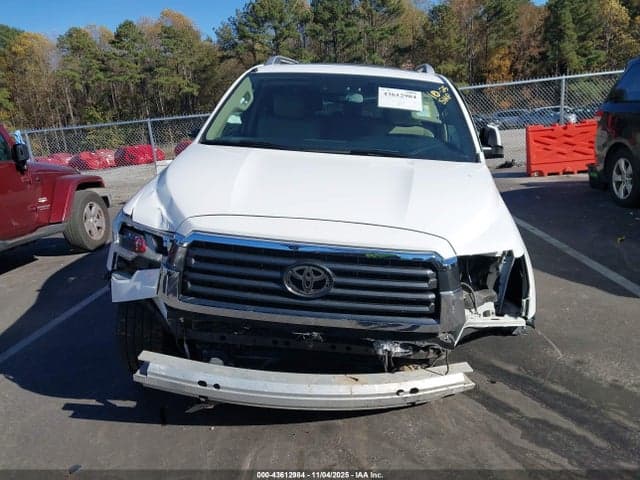 2018 TOYOTA SEQUOIA SR5 11