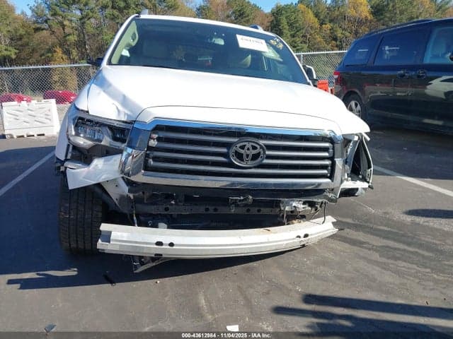 2018 TOYOTA SEQUOIA SR5 16