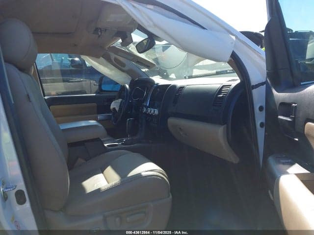 2018 TOYOTA SEQUOIA SR5 5