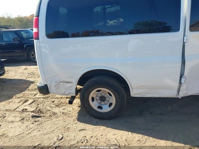 2017 CHEVROLET EXPRESS 3500 LS 17