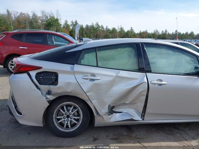 2017 TOYOTA PRIUS PRIME PLUS 6