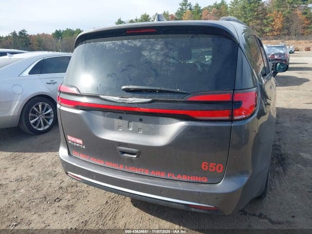 2022 CHRYSLER PACIFICA TOURING L 16