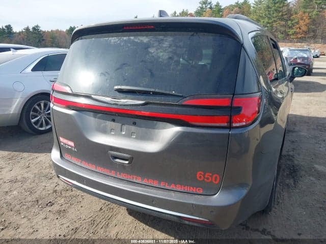 2022 CHRYSLER PACIFICA TOURING L 4