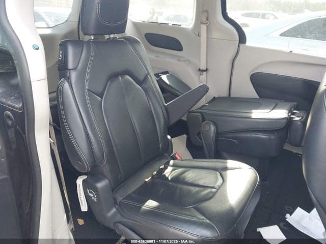 2022 CHRYSLER PACIFICA TOURING L 8