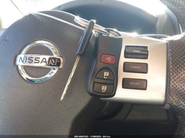 2016 NISSAN FRONTIER SV 11