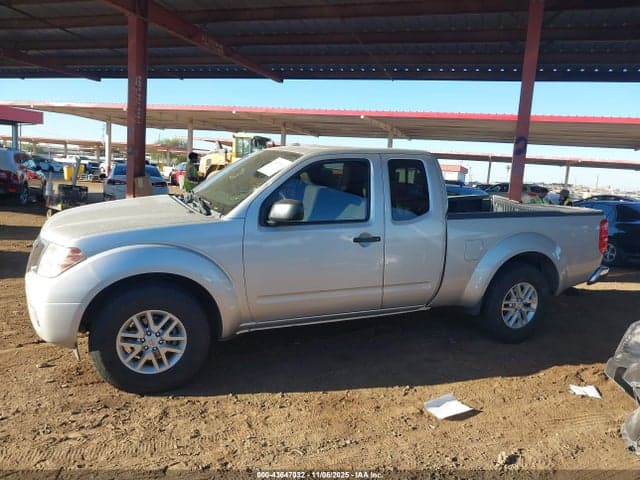 2016 NISSAN FRONTIER SV 14