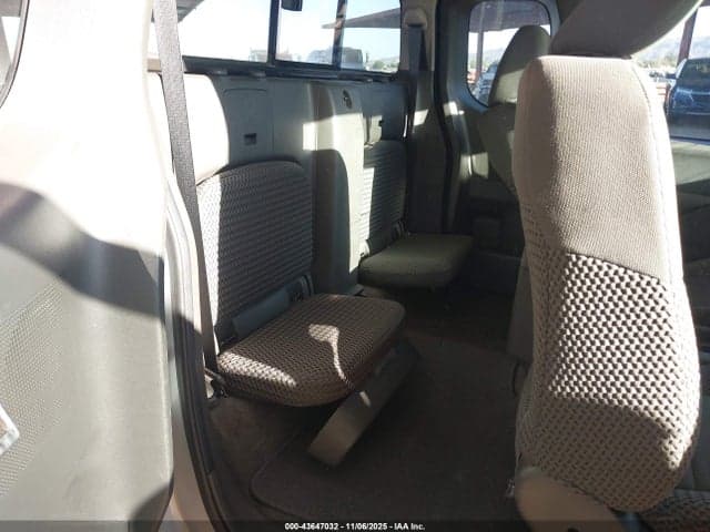 2016 NISSAN FRONTIER SV 8