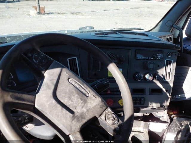 2020 FREIGHTLINER NEW CASCADIA 126 7