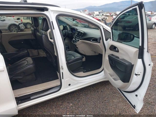 2020 CHRYSLER VOYAGER LXI 5