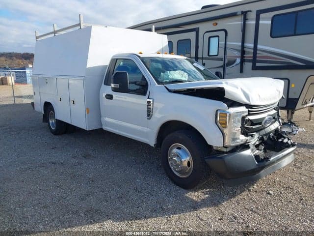 2019 FORD F-350 CHASSIS XL 1
