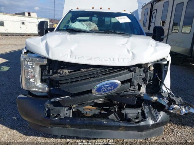 2019 FORD F-350 CHASSIS XL 6