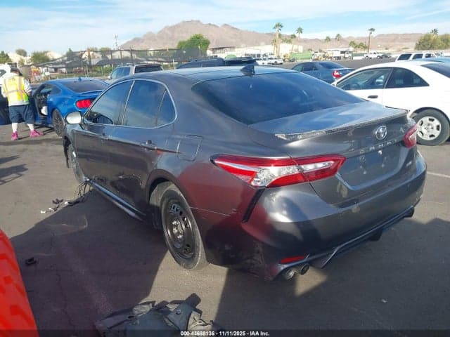 2020 TOYOTA CAMRY XSE 3