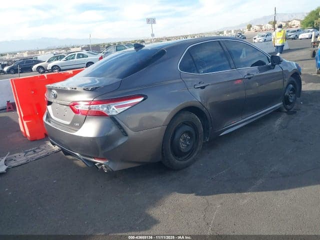 2020 TOYOTA CAMRY XSE 4