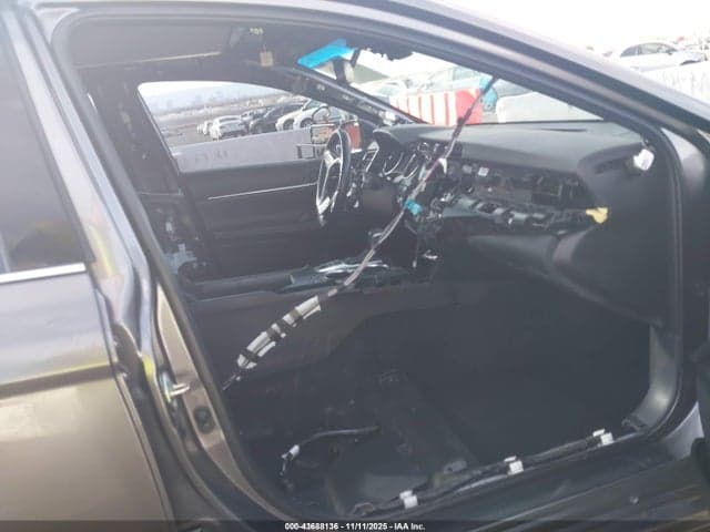 2020 TOYOTA CAMRY XSE 5