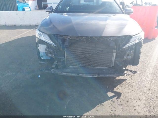 2020 TOYOTA CAMRY XSE 6
