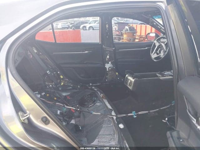 2020 TOYOTA CAMRY XSE 8