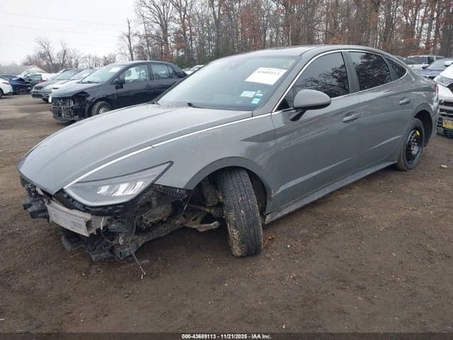 2021 HYUNDAI SONATA SE 2