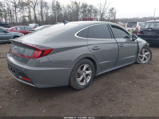 2021 HYUNDAI SONATA SE 4