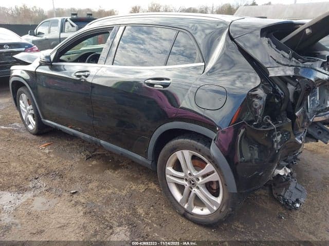 2020 MERCEDES-BENZ GLA 250 4MATIC 3