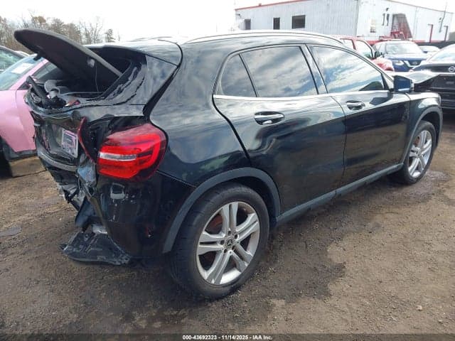 2020 MERCEDES-BENZ GLA 250 4MATIC 4
