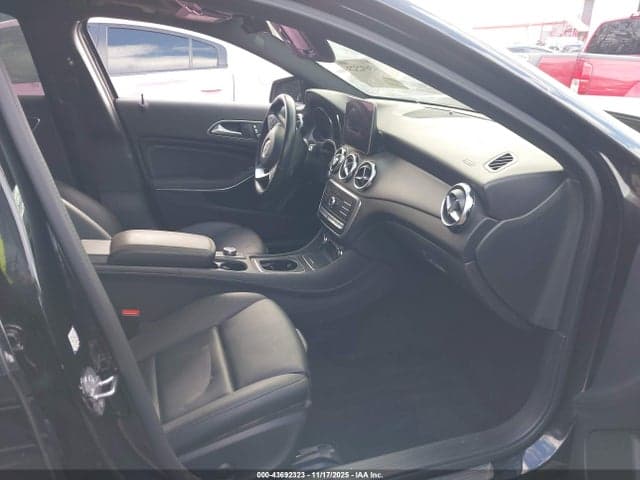 2020 MERCEDES-BENZ GLA 250 4MATIC 5