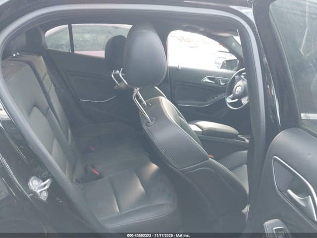 2020 MERCEDES-BENZ GLA 250 4MATIC 8